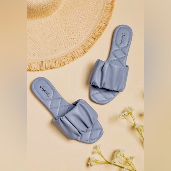 Vici open toe ruched slip on flat sandals. Quilted footbed, NEW in box Sz 8.5/9 - Picture 3 of 15